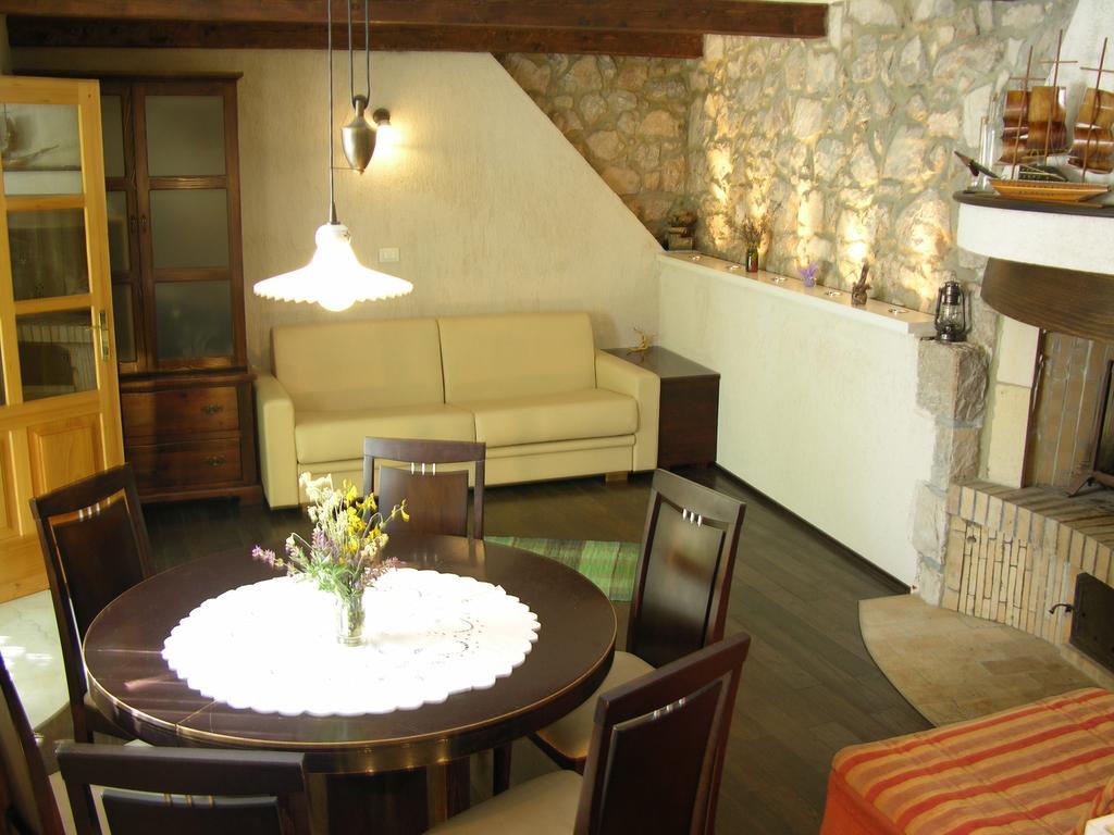 Apartments Smit Cres Rum bild